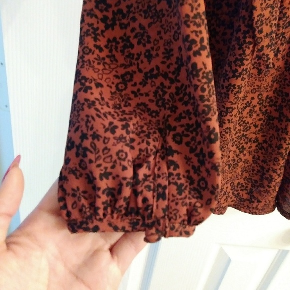 Floral Print Romper - Picture 2 of 6